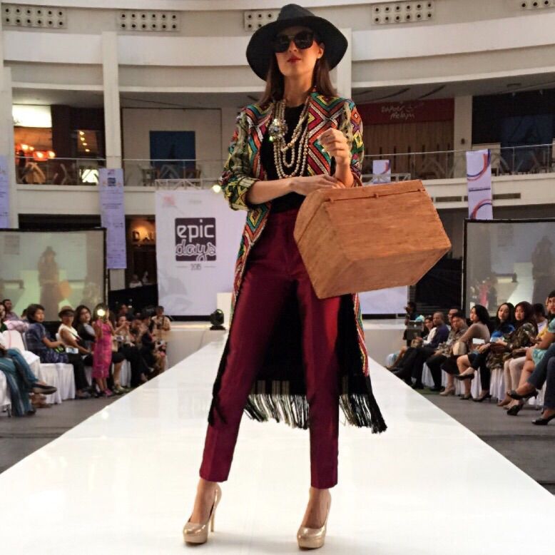 Ntt Darita Tenun Ntt Karya Levico Butik Foto Jublina Lina 2 Batik Butik Tenunan