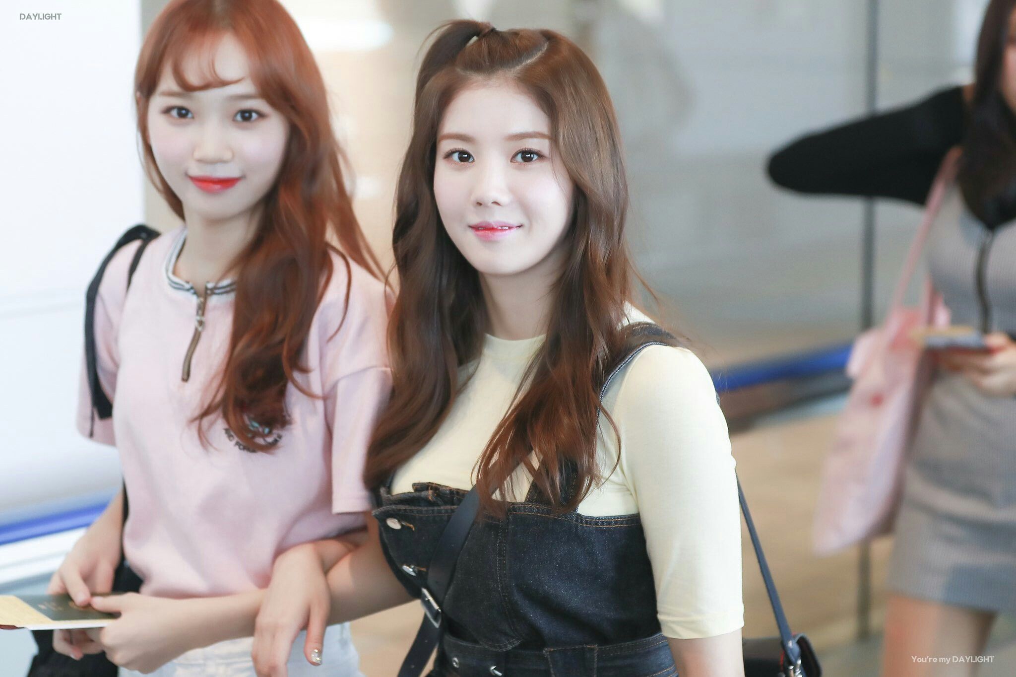 kwon eunbi kim chaewon produce48 woollimgirls kwon eunbi kim chaewon produce48 woollimgirls