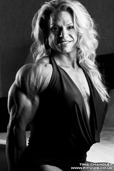 Bodybuilderin Vollbusige Wald Partnertausch