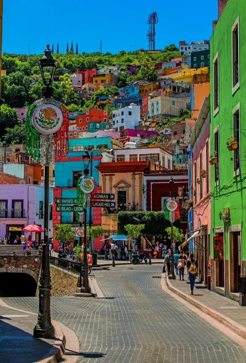 Walking The Colorful Streets Of Guanajuato Mexico The Traveling Ginger Mexico Wallpaper Guanajuato Mexico