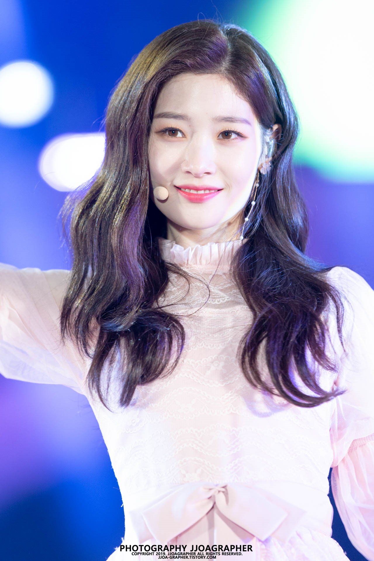 Jung Chae Yeon (정채연) Ioi Members, Jung Chaeyeon, Korean Singer, Asian ...