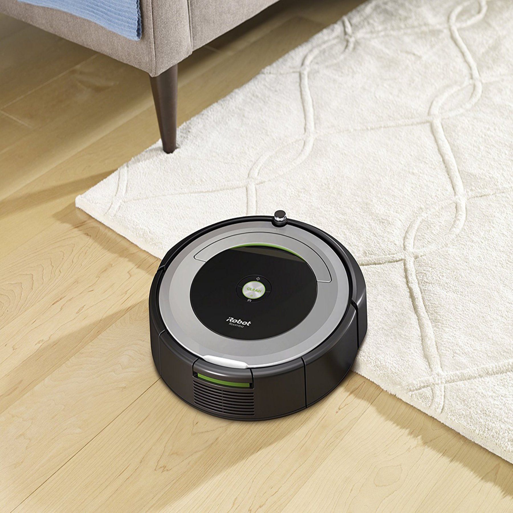 Wi Fi Connected Robotic Vacuum Cleaner iRobot Roomba 690 robot vacuum