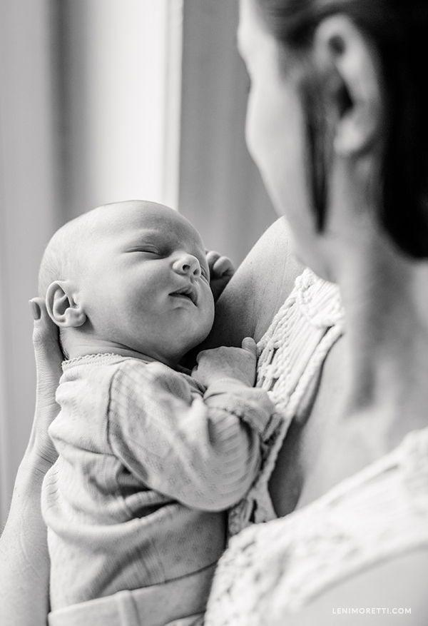 Babyfotografin in Berlin Prenzlauer Berg - Neugeborenenfotos im eigenen Zuhause — Kinderfotografie & Babyfotografie Berlin | Familienfotografie | Workshop & Fotografie-Kurs für Anfänger