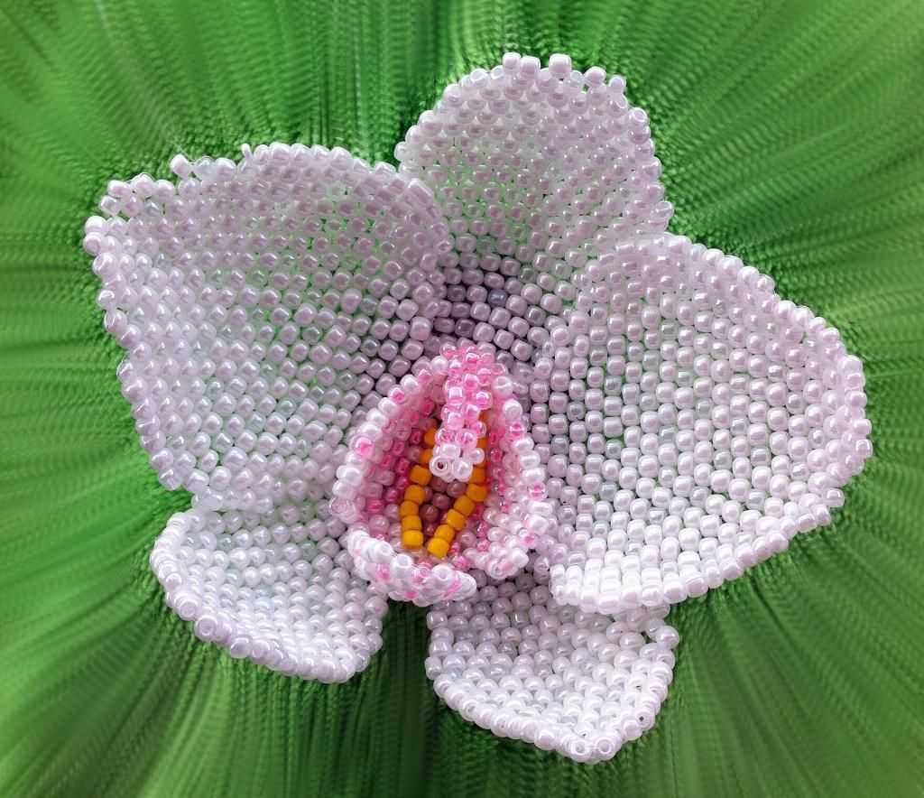 How to create an orchid flower from beads How to create an orchid flower from beads