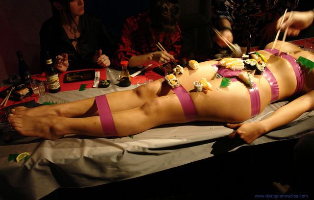 Eating dinner off naked lady 7