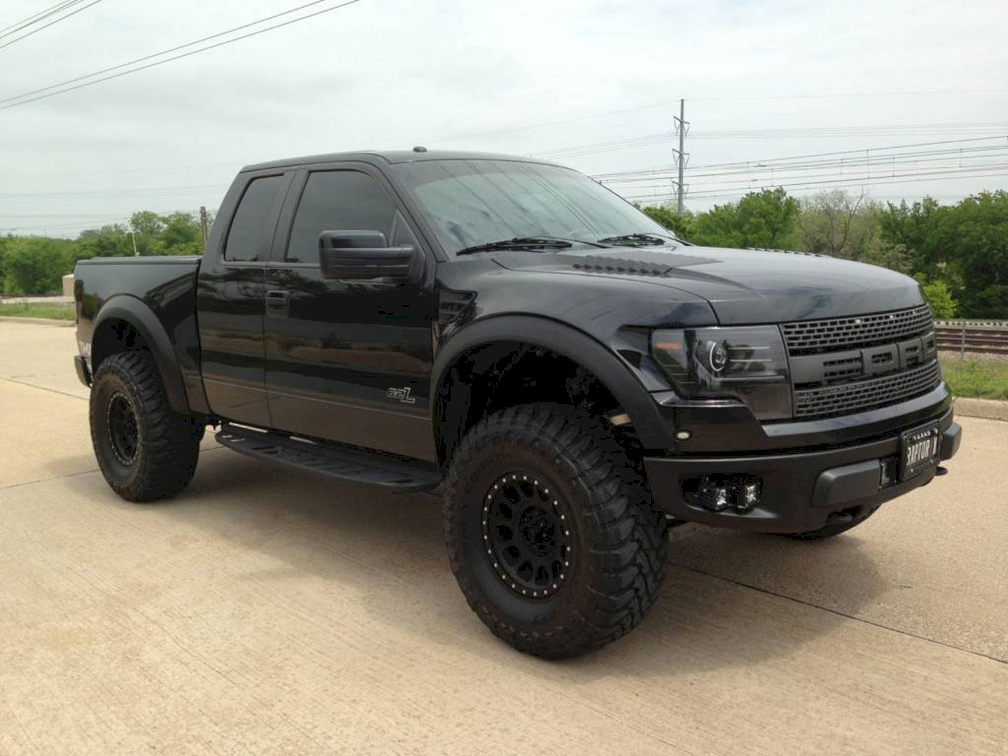 2017 Ford Raptor With Images Ford Raptor Trucks Ford Trucks