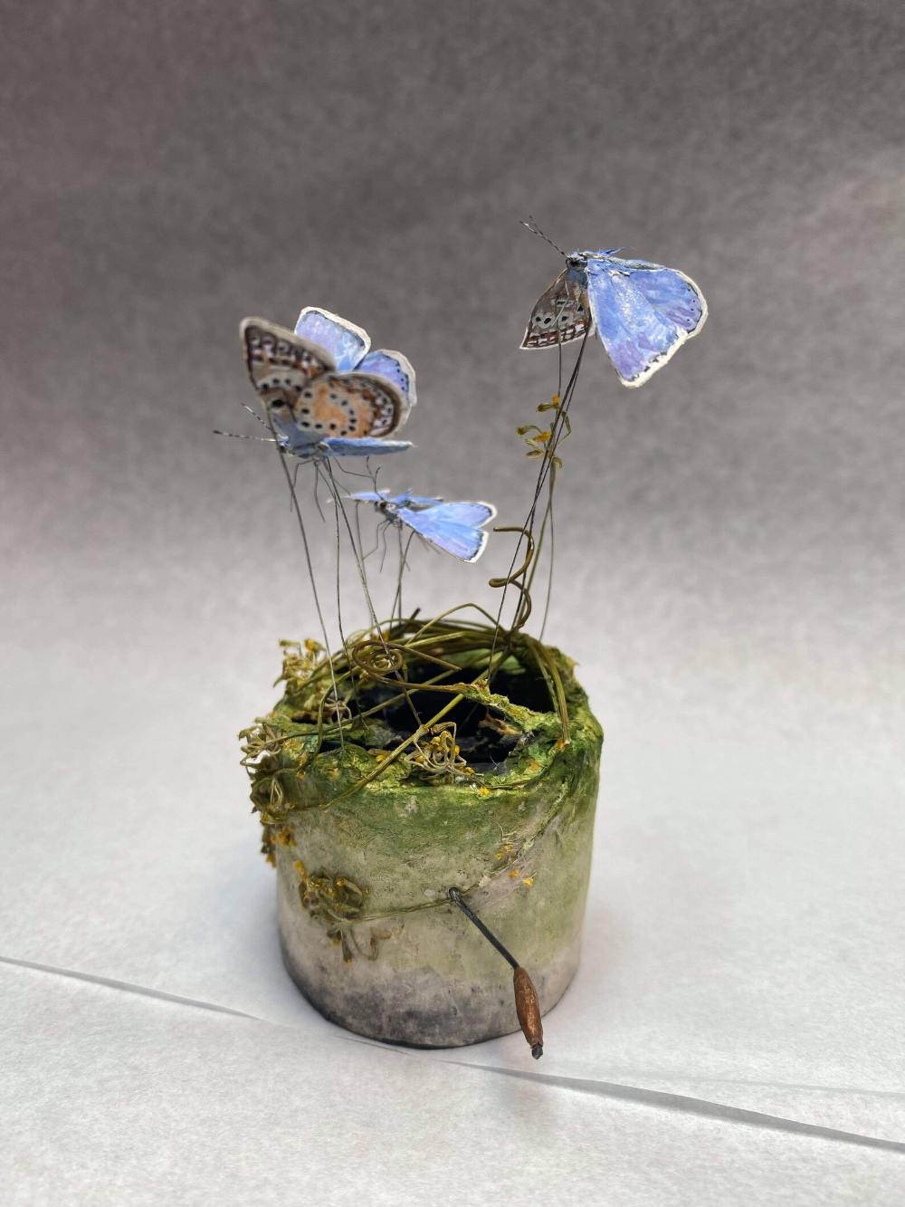 Creatures Fly and Swim through Lush Ecosystems in Kinetic Miniatures by Penny Thomson | Colossal Sheffield, Penny, Diy Highlights, Colossal Art, Wild Creatures, Miniature Figures, Creature Feature, Thomson, Automata