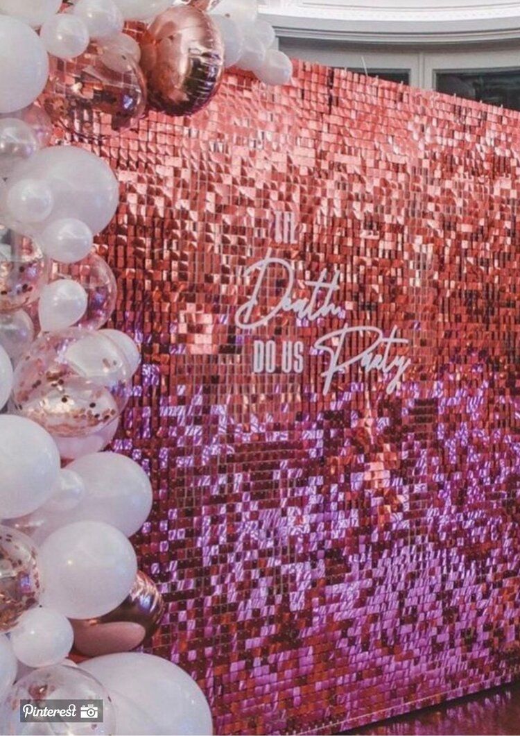 8 trending wedding backdrops ideas to frame your wedding day. www.redeventweddingfayres.com Prom Backdrops, Wall Backdrops, Backdrops For Parties, Disco Party Decorations, Backdrop Decorations, Birthday Decorations, Backdrop Ideas, Sequin Wall, Sequin Backdrop
