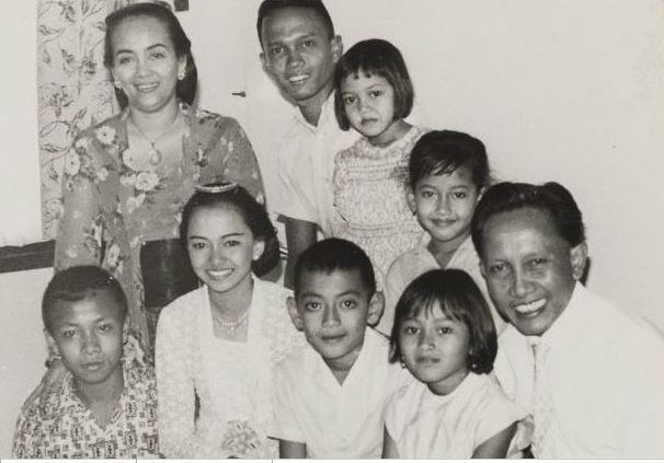 Mengenal Gusti Nurul, Putri Keraton yang Luar Biasa | Kaskus - The Largest Indonesian Community Indonesian Women, Quantum Leap, Javanese, Old Pictures, Just Love, Vintage Photos, Documentaries, Royalty, The Past