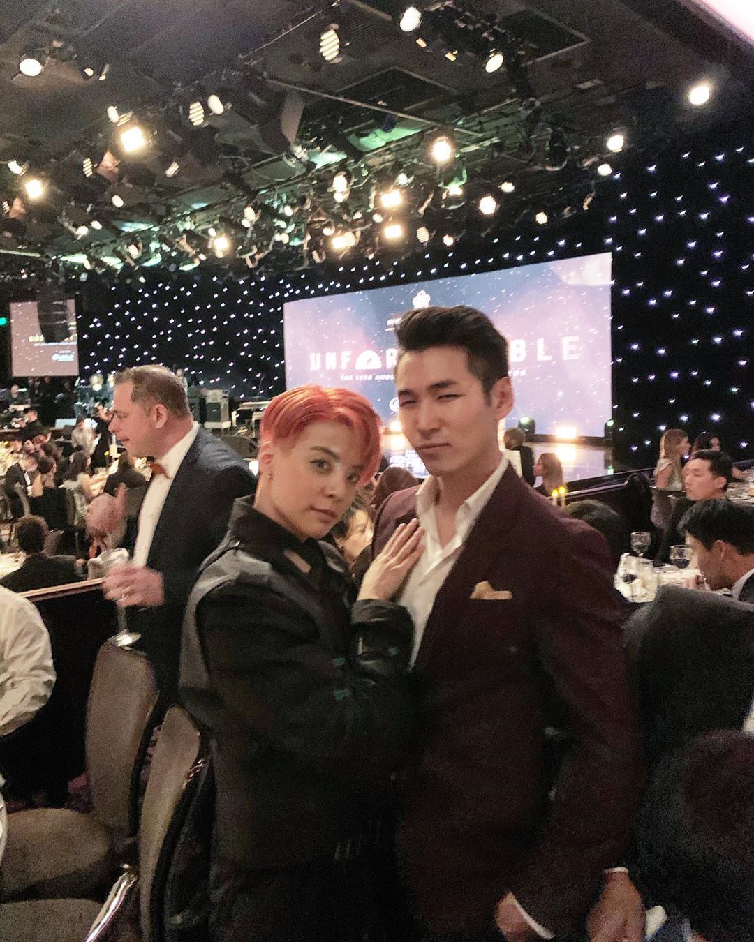 Michael Bow on Instagram: “We’re here to accept the MTV Movie Award for Best Kiss #unfo #unforgettablegala #asianoscars #sorryryangosling @character.media 📷:…” Best Kisses, Mtv Movie Awards, Llama, Bows, Michael, Kpop, Media, Concert, Scenes
