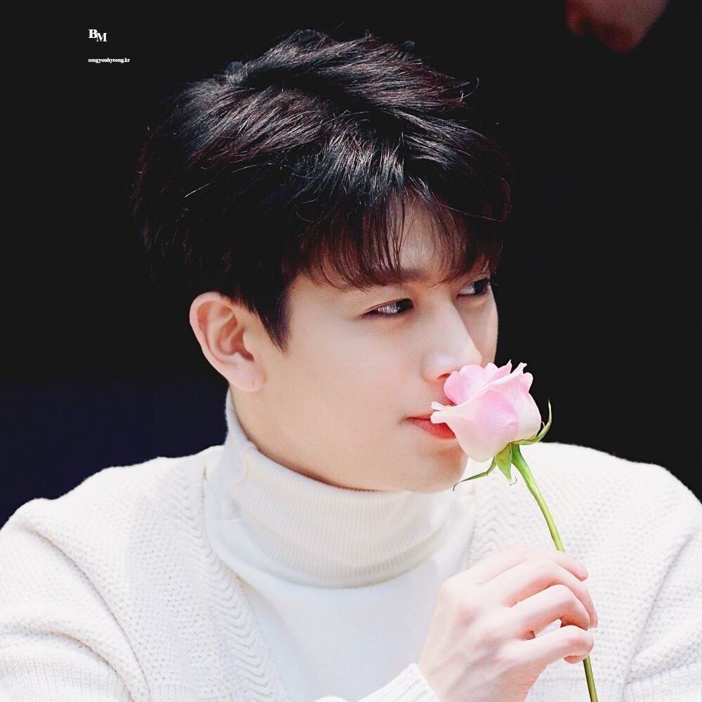 iKON SONG ( 송윤형 )