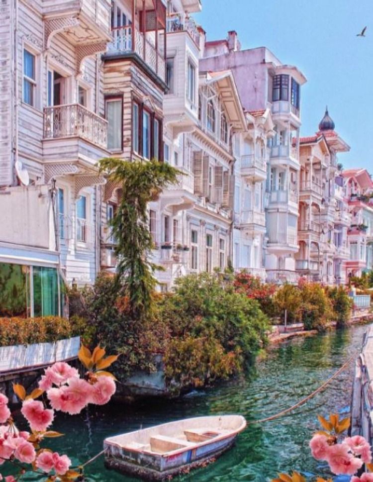 Arnavutkoy Dunyanin En Havali Semtleri Listesine Girdi 2020 Seyahat Seyahat Tutkusu Istanbul