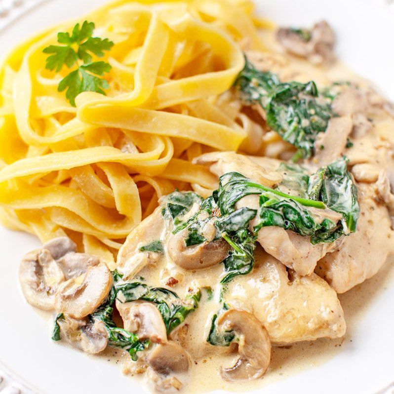 Szybki Obiad Sprawdzcie Te Fileciki Kurczaka W Sosie Smietankowym Z Pieczarkami I Szpinakiem Link Do Przepisu W P Pasta Dishes Meat Cooking Times Cooking