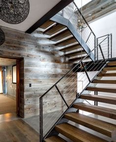 jackson hole ist ein rustikal modernes haus in wyoming dieses ungewhnliche berghaus wird von pearson design group fr ein ehepaar aus texas errichtet und - Modern Und Rustikal Mit Treppenhaus jackson hole ist ein rustikal modernes haus in wyoming dieses ungewhnliche berghaus wird von pearson design group fr ein ehepaar aus texas errichtet und - Modern Und Rustikal Mit Treppenhaus