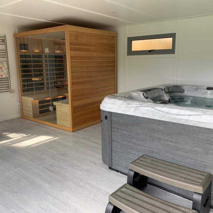 Video Tour Garden Room Spa With Hot Tub Sauna By Bakers Ref 5710 Hot Tub Room Indoor Hot Tub Hot Tubs Saunas