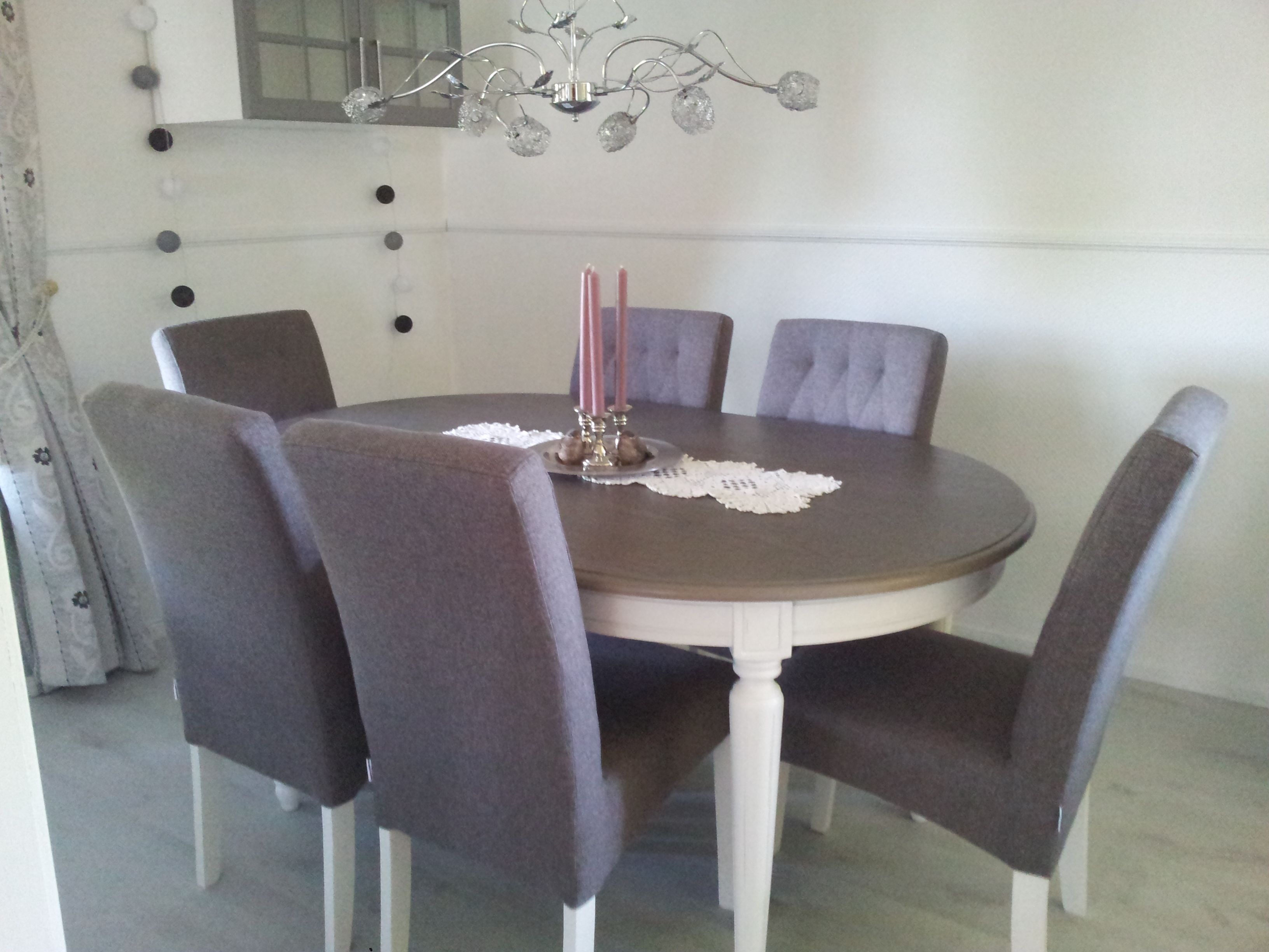 Min spisestue. #victoria bord# og #stina stoler# kjøpt hos #bohus ... Spisestue lampe