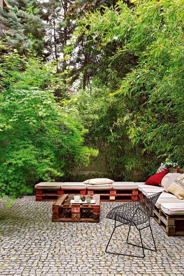 Un salon de jardin récup' et convivial - 18 idées pour recycler des palettes e...