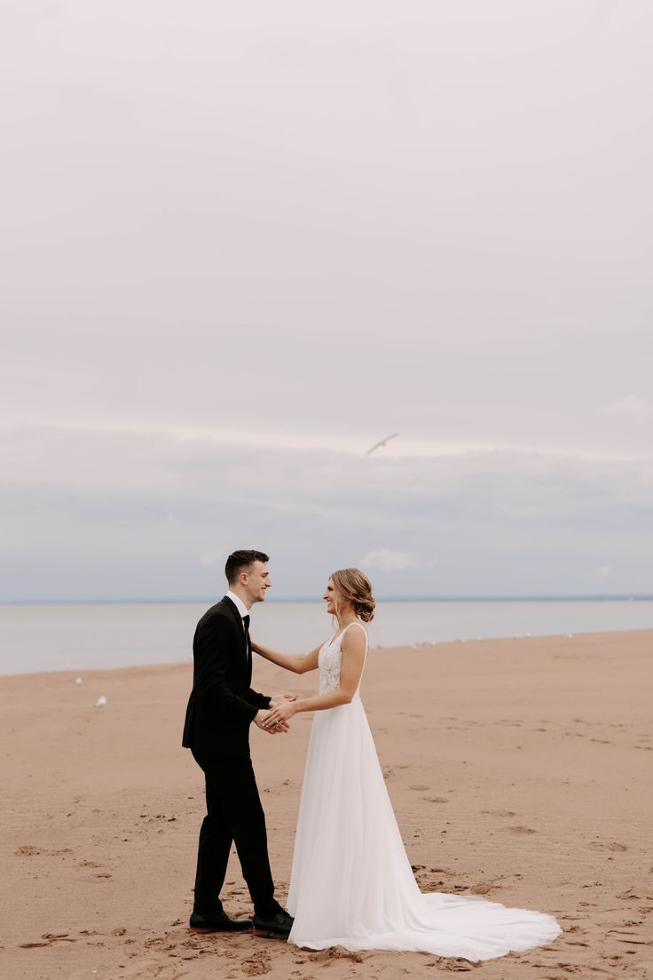 Nick and Nikki celebrated their wedding day in the beautiful city of Duluth. What started out a rainy day became one of the most beautiful nights. It was a dream come true and such a beautiful wedding.