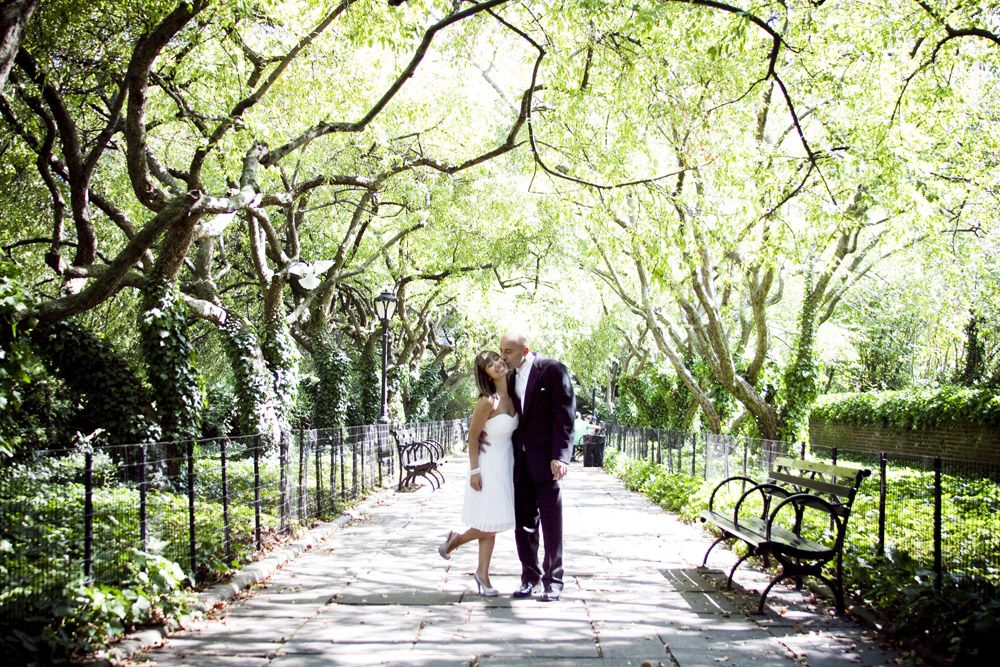 In Heart Of This And City New York Is Located A K U Met On The Subway Fell In Love And Decided To Have A Super Unique Wedding Ceremony Conservatory Garden Of Central Park