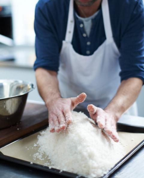 Wie macht man eigentlich... Fisch in der Salzkruste