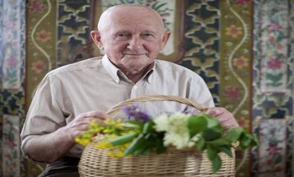 Most az egyszer hallgattam Gyuri bácsira, a bükki füvesemberre: elmúlt az ízületi gyulladásom, nem puffad a hasam és rendbejött az epém Healty Food, Healthy Drinks, Wellness Fitness, Health Fitness, Health Video, Medicinal Herbs, Minden, Succulents Garden, Yoga Meditation