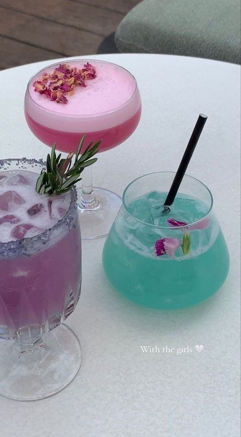 Fancy Drinks, Pretty Drinks, Pretty Food, Cute Food, Yummy Drinks, Good Food, Yummy Food, Comida Picnic, Think Food