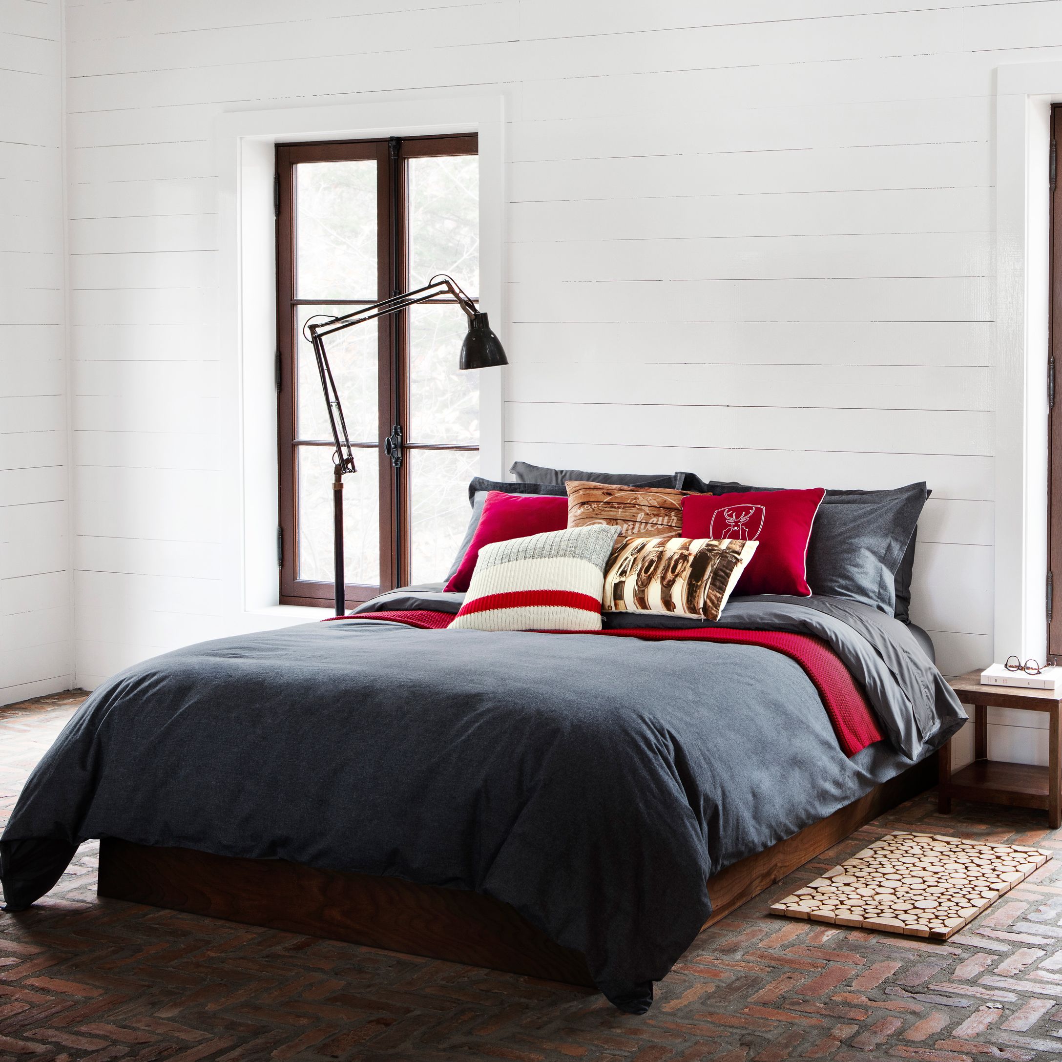 Chambray Denim Duvet Cover Set - Simons #Decor #Bedroom #Chalet Chambray Denim Duvet Cover Set - Simons #Decor #Bedroom #Chalet