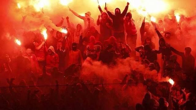 Hasil gambar untuk supporter ultras