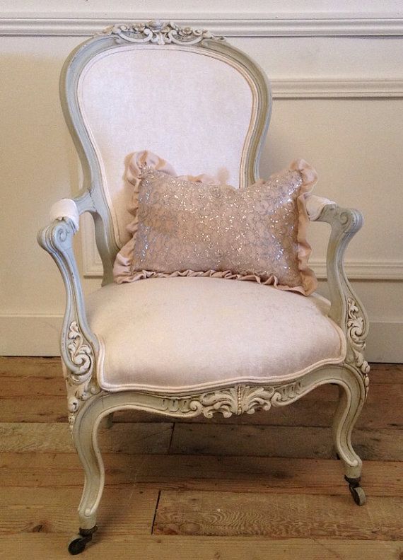 Painted Antique Chair On Wheels DIY Pinterest Antique Chairs Painted antique chair on wheels - Painted Antique Chair On Wheels DIY Pinterest Antique Chairs
