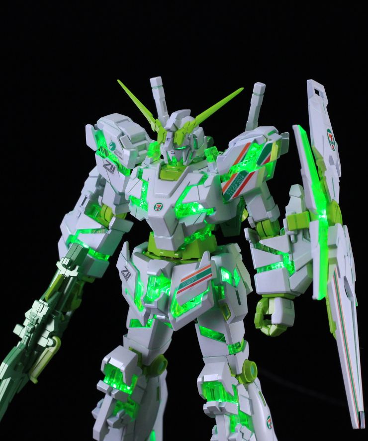 BANDAI HGUC 1//144 RX-0 UNICORN GUNDAM DESTROY MODE 7-ELEVEN COLOR Model Kit