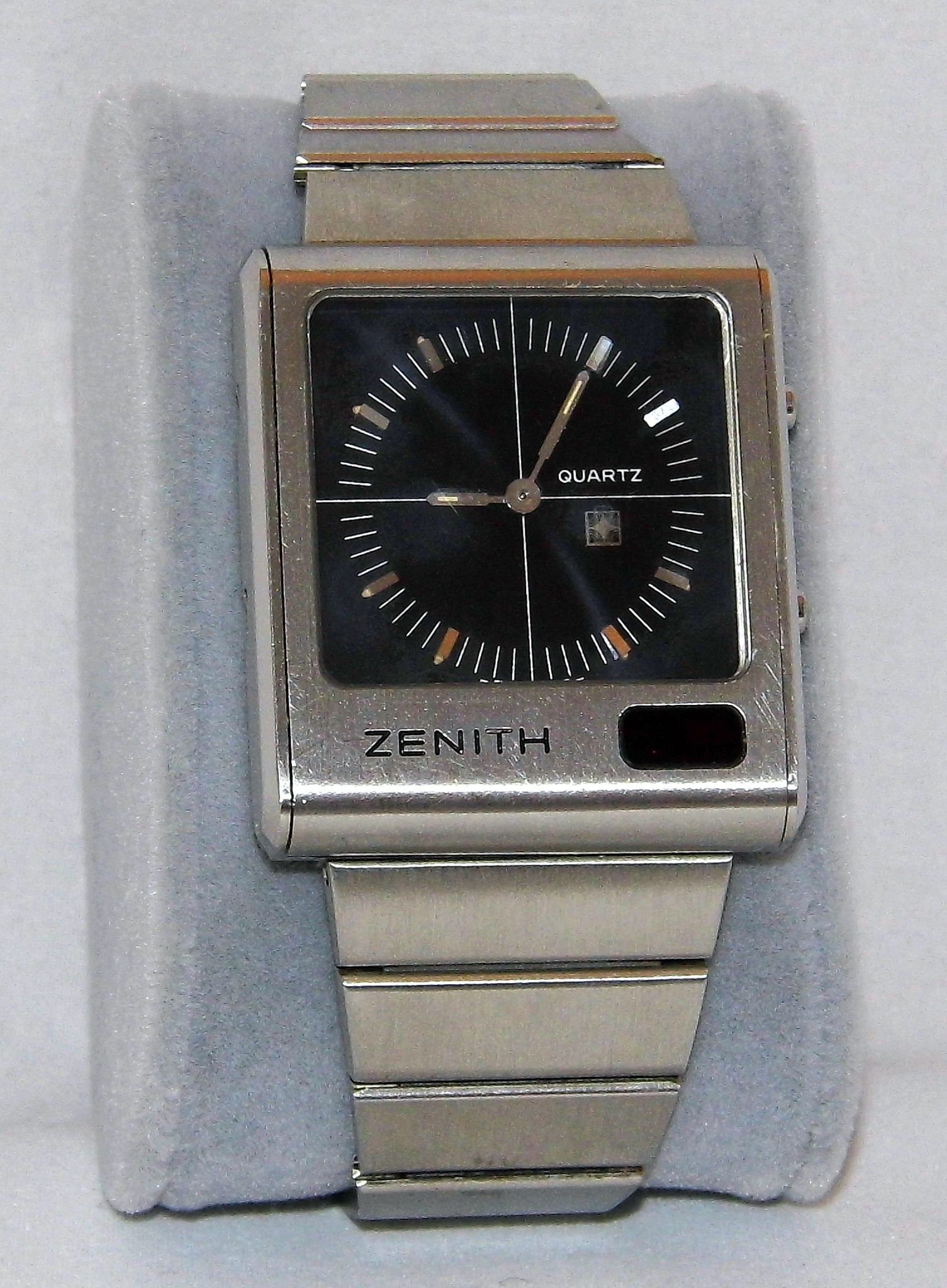 Zenith Watches Zenith Futur Time mand Ana Digi Quartz Watch Zenith Watches Zenith Futur Time mand Ana Digi Quartz Watch Black Dial Swiss Made Circa 1975