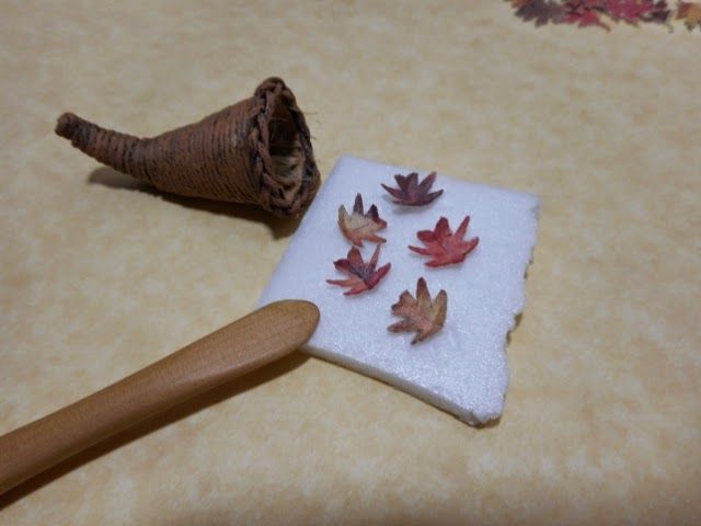 MINI DOLLHOUSE CORNUCOPIA BASKET home decor/' 1 1//4/"