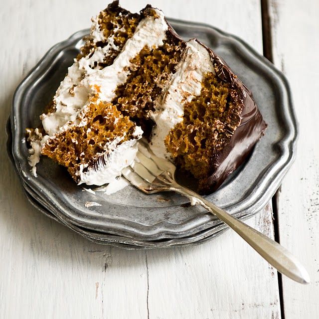 Pumpkin S'Mores Cake Perfect Desserts, Just Desserts, Cake Desserts, Cupcake Cakes, Cake Recipes, Dessert Recipes, Food Cakes, Healthy Dessert, Sweet Recipes