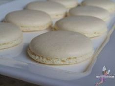 Macarons : la recette parfaite. Recette de cuisine ou sujet sur Yumelise blog culinaire. Plus jamais je ne ferai d'autres recettes ! J'ai trouvé la recette ultra simple, rapide et parfaite en goût et en esthétisme. Voici ma recette fétiche de macarons, l'ultime ! #macaronrecette