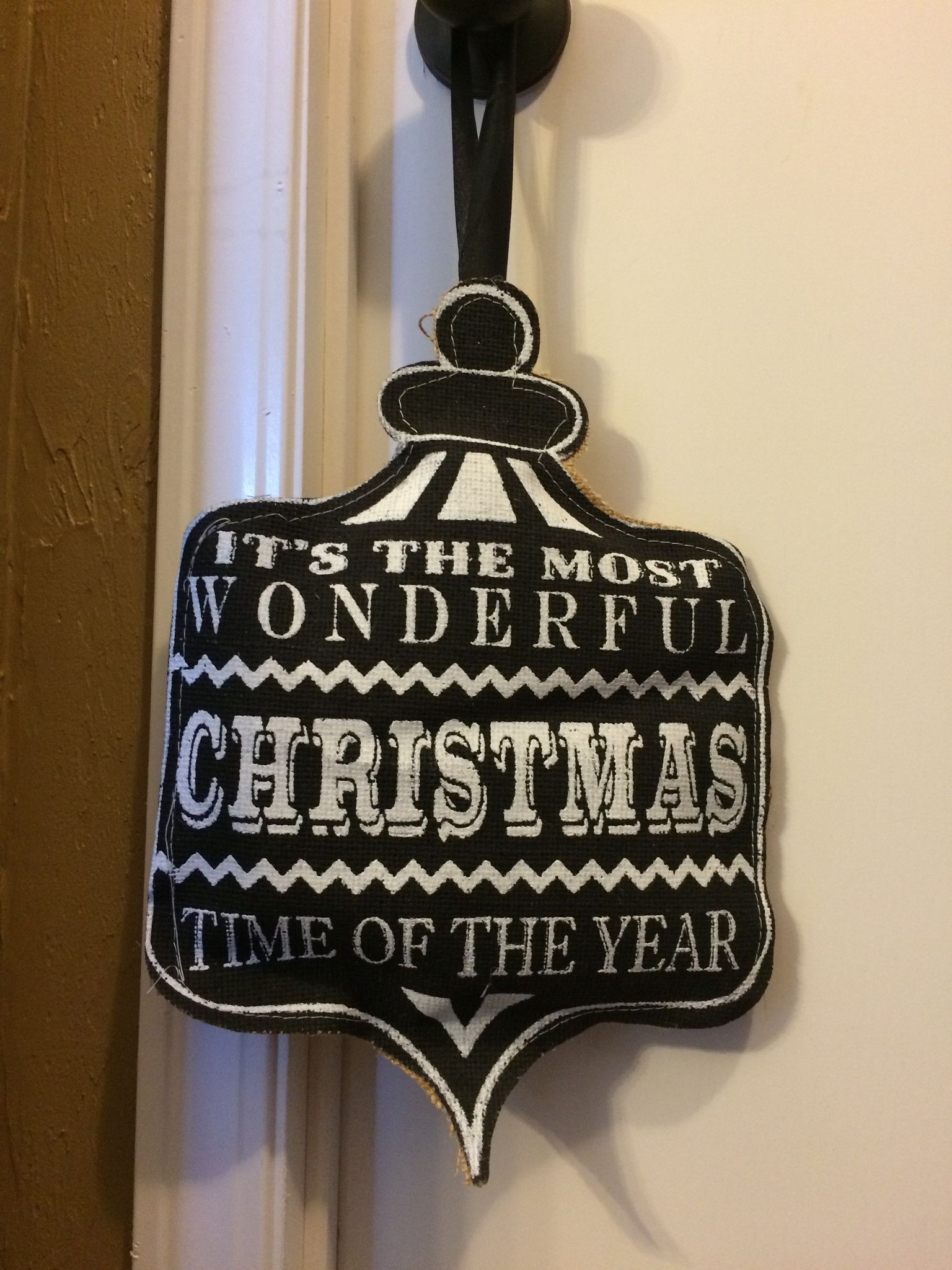Burlap Christmas Ornament Hanger Burlap Christmas Ornament Hanger