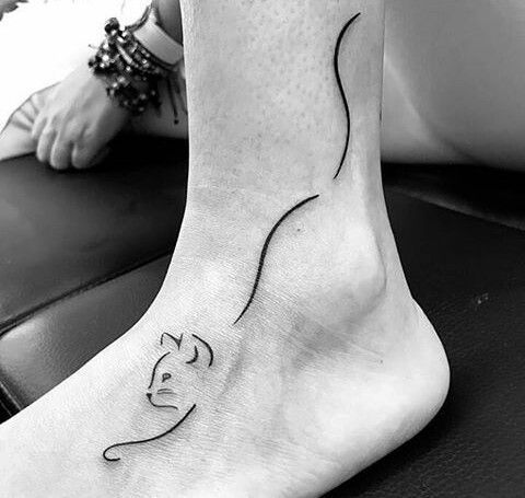 Tattooing is always a good idea, especially when talking about foot tattoos. The excellent design can emphasize your beauty and uniqueness. In this article, you can enjoy the best foot tattoo designs for summer. Classy Tattoos, Subtle Tattoos, Feminine Tattoos, Simplistic Tattoos, Pretty Tattoos, Cool Tattoos, Cute Foot Tattoos, Cat Tattoo Designs, Unique Tattoo Designs