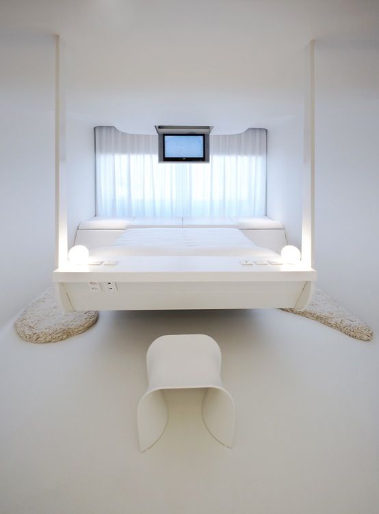 hotel | \ hotel | \