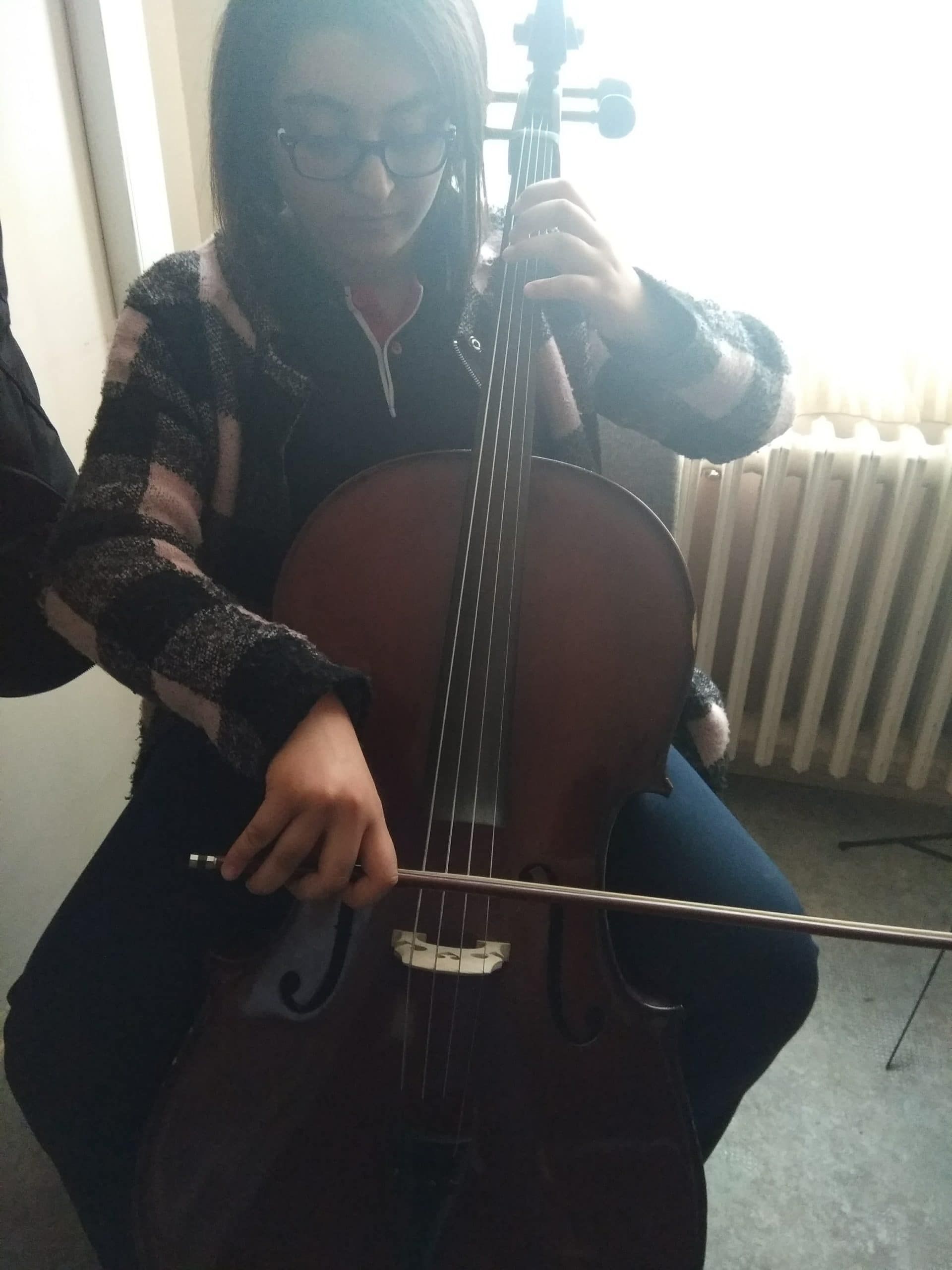 Çello öğretmeninden Özel Ders Songül MansuroğluÇello öğretmeniyim uzun süredir öğretiyorum çello piyano da gitar da öğretiyorum The post Çello öğretmeninden Özel Ders first appeared on Superders.com. Violin, Music Instruments, Musical Instruments