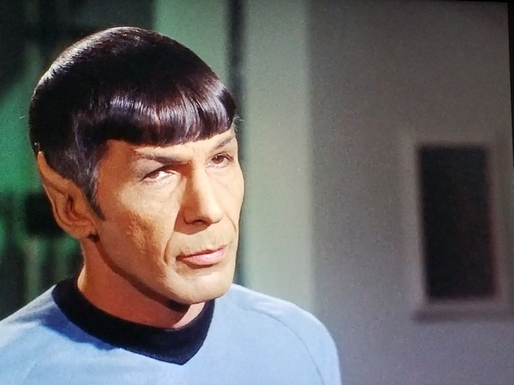 Leonard Nimoy old Spock Star Trek TOS | Star trek tos, Star trek, Mr spock