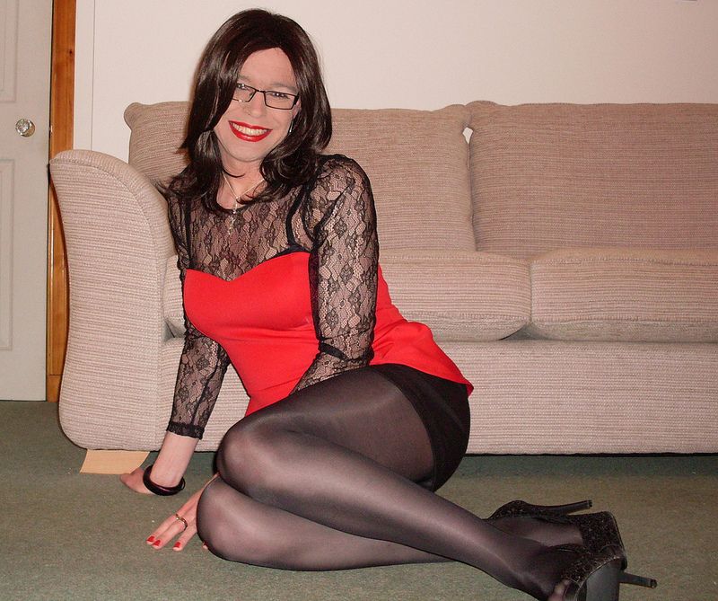 Sd trannies shemale dates Slutload submissive shemales