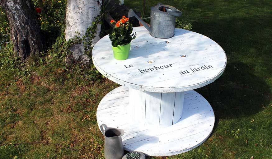 Faites-vous une table de jardin avec un touret - Salon de jardin récup et cosy ...