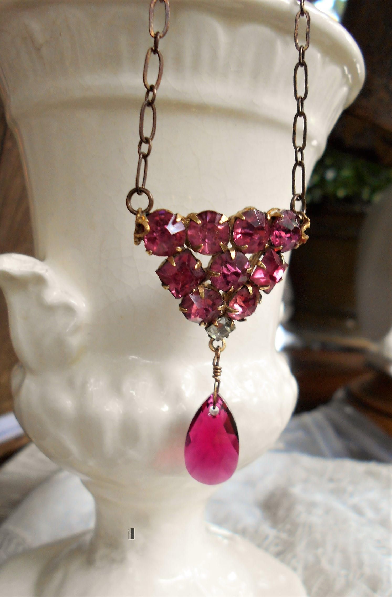 Looks - Tear of Assemblage drop necklaces for ladies video to wear - Tear of Assemblage drop necklaces for ladies video