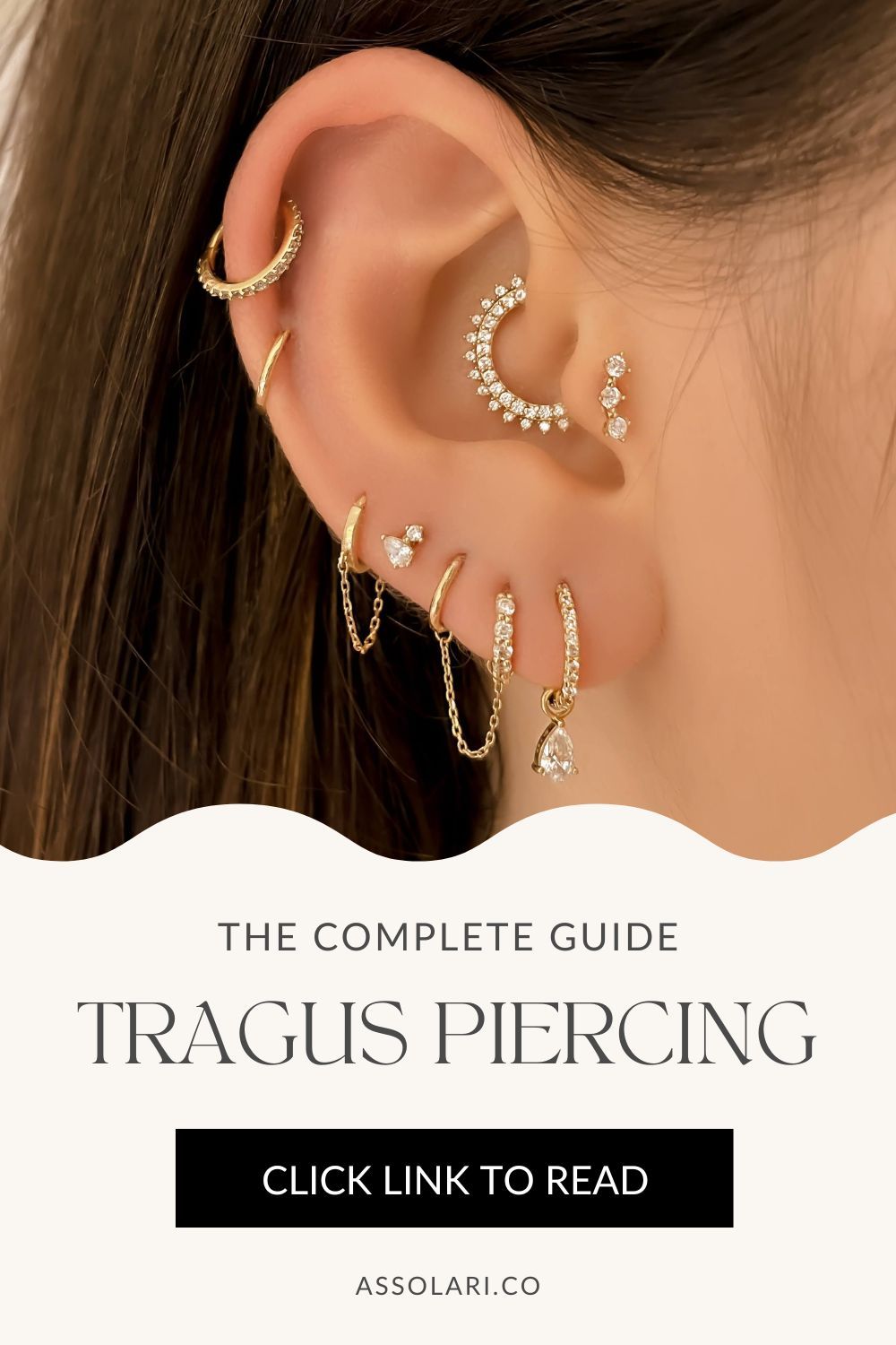 If you're excited to begin your very own ear party, but prefer to start small, a tragus piercing is a great first cartilage piercing. We’ll tell you everything you need to know before you get your tragus pierced– from the expected pain level of getting the actual piercing and proper aftercare to our top style tips for once it’s healed. Want to learn more about this dainty ear piercing? Read now Gold Tragus Jewelry, Tragus Piercing Jewelry, Tragus Piercing Earrings, Double Tragus Piercing, Vertical Tragus, Surface Tragus, Piercing Aftercare, Ear Party