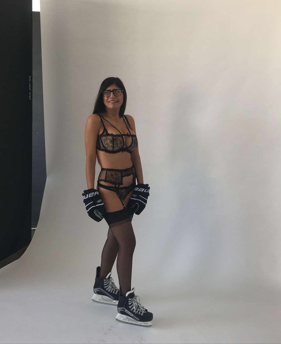 Mia Khalifa May Have Been Escorted Out Of The Dodgers Game The Daily Caller