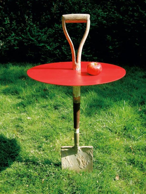 Stockholm designer, Fredrik Paulsen: The Garden Table. "You can't call a spade, a spade." Garden Tools Diy, Garden Junk, Garden Crafts, Garden Projects, Home And Garden, Gardening Tools, Garden Ideas, Craft Projects, Gardening Vegetables