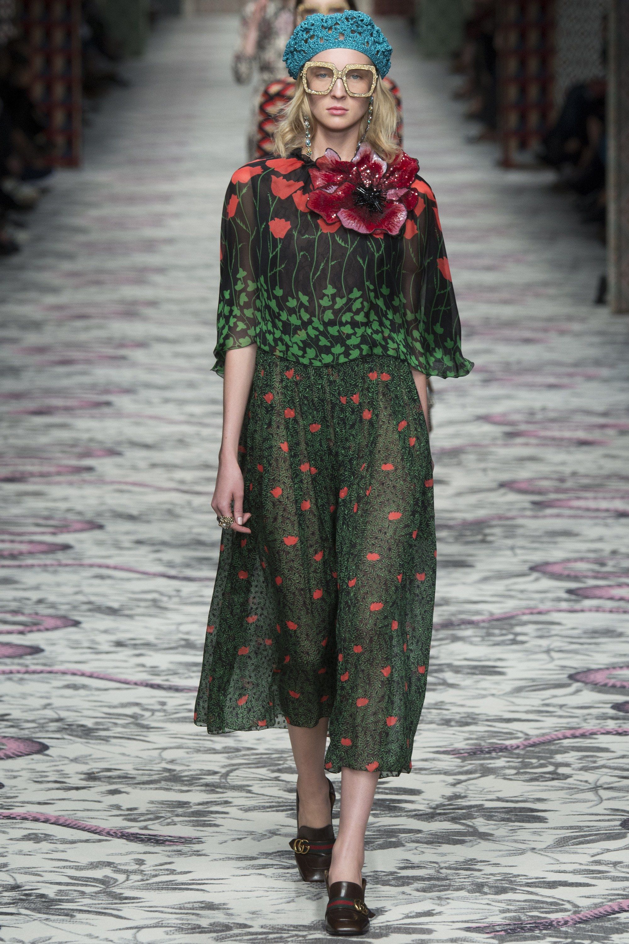 Gucci Spring 2016 Ready-to-Wear Fashion Show - Nastya Sten Uñas Fashion ...