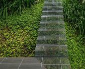 Metallgehweg Garten - Google-Suche, #gardenLandscapedesignarchitecture #Garten #GoogleSuche ...