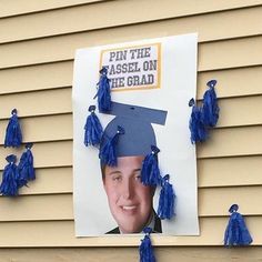 This is genius!! Such a fun graduation party idea for 2019. Will definitely be doing this. #graduationparty #grad Outdoor Graduation Parties, Graduation Party Centerpieces, Graduation Party Planning, Grad Party Decorations, College Graduation Parties, Graduation Party Decor, Grad Parties, Graduation Ideas, Graduation Celebration