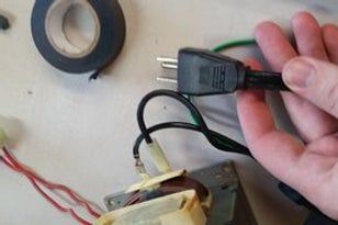 How to Make a Lichtenberg Burner With a Microwave