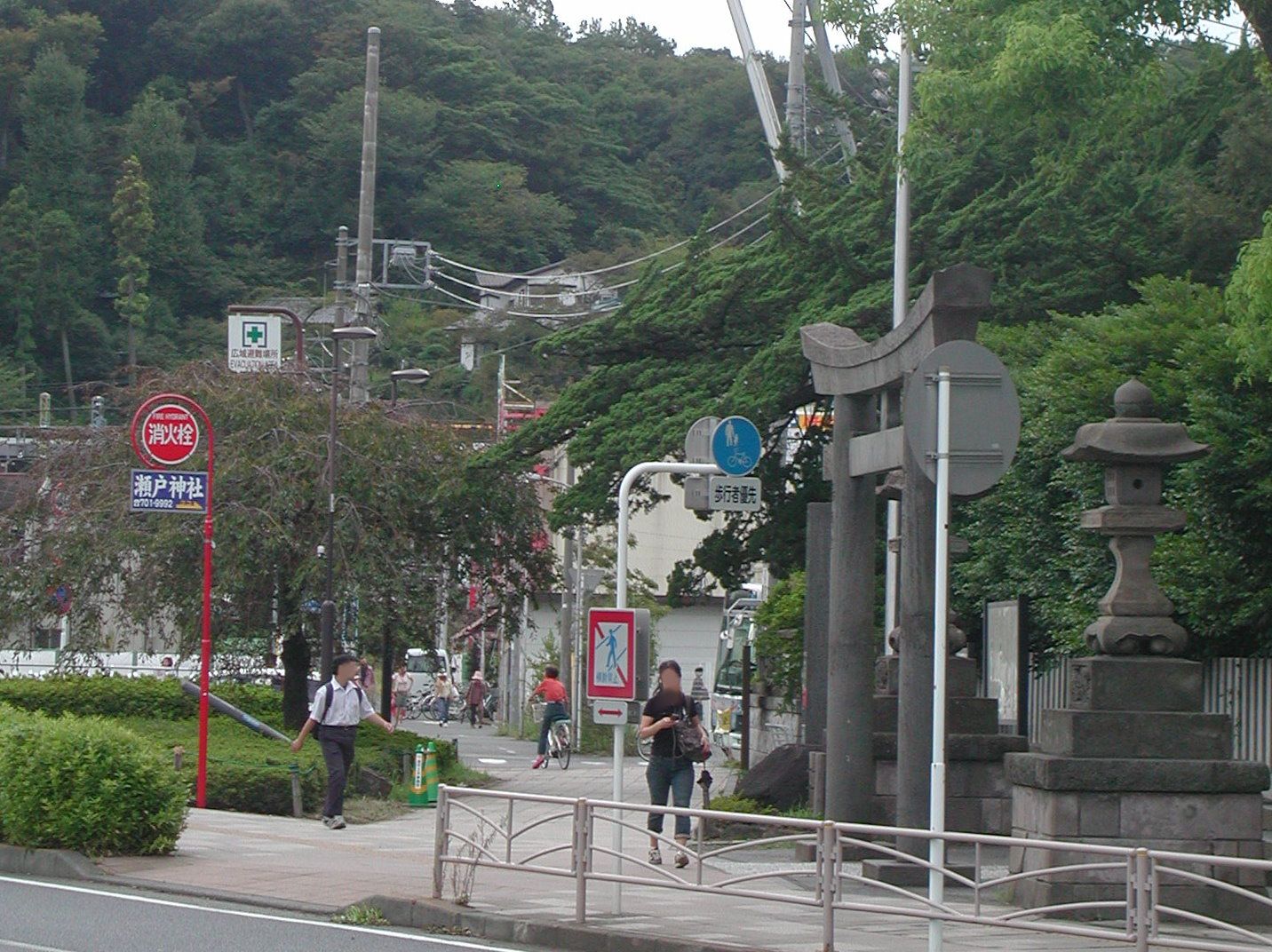 金沢八景駅前の再開発 が進んでいます 建物が取り壊され 空き地と駐輪場ばか 史跡 駅 空き地 金沢八景駅前の再開発 が進んでいます 建物が取り壊され 空き地と駐輪場ばか 史跡 駅 空き地